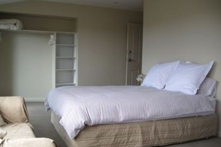Room 10 of 24