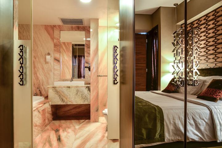 Room 8 of 43