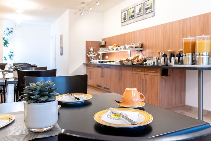 Breakfast/Coffee Service 37 of 47