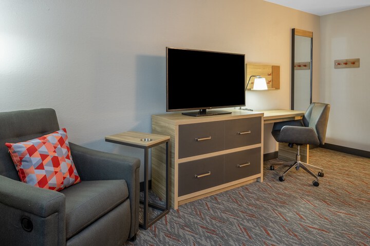 Room 11 of 25