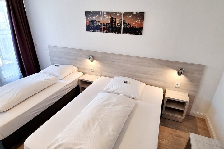Room 8 of 65