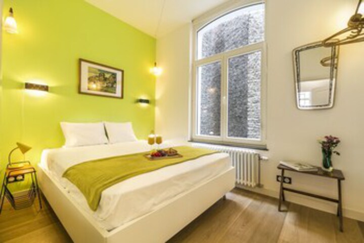 Room 42 of 69