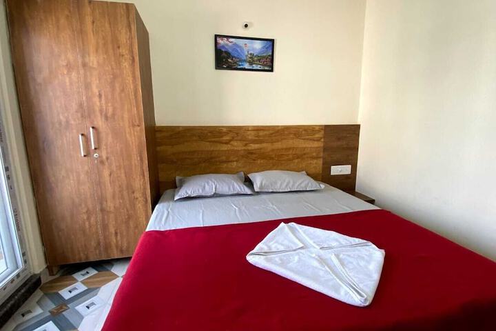 Room 2 of 16