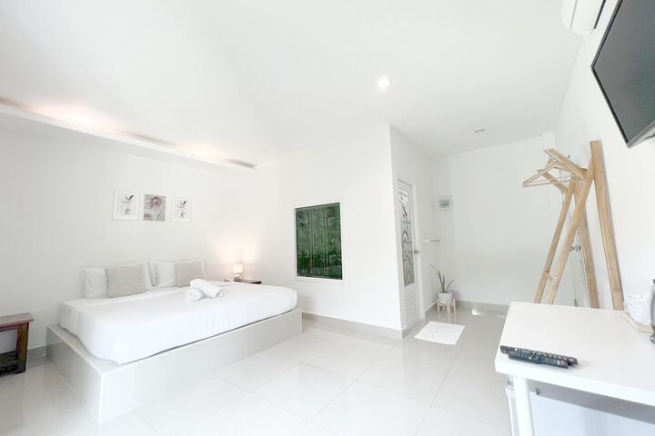 Room 4 of 34