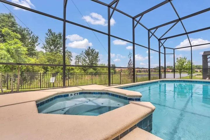 Pool 13 of 26