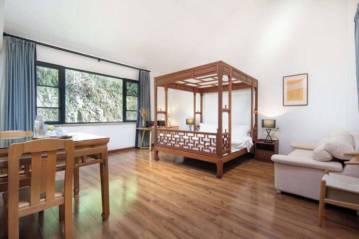 Room 54 of 170