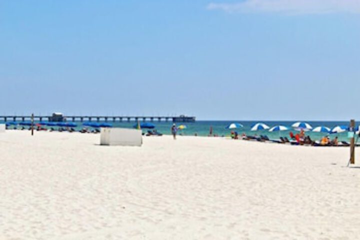 Lighthouse 1002 in Gulf Shores, AL
