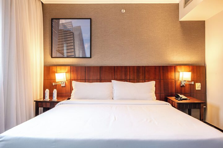 Room 48 of 240