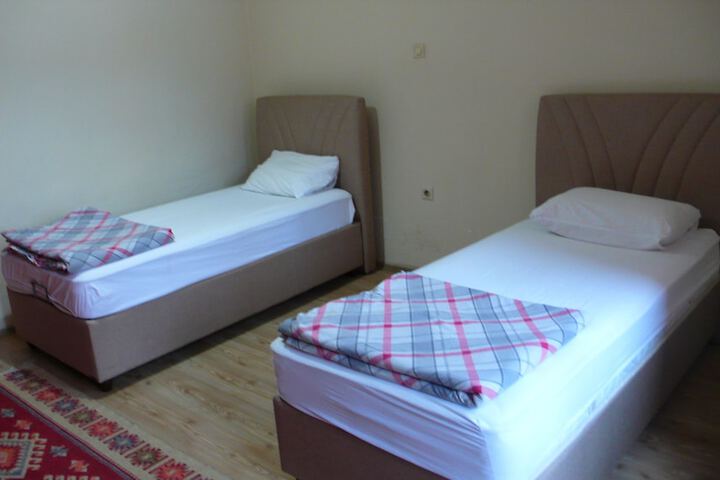 Room 8 of 25