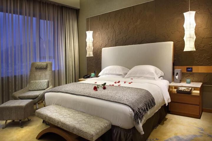 Room 10 of 49