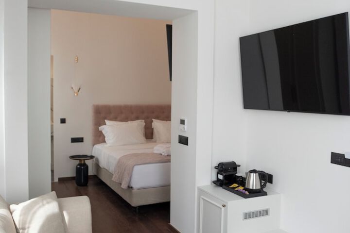 Room 5 of 37