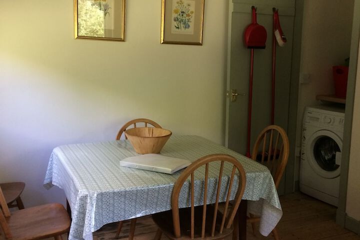 Room 9 of 40