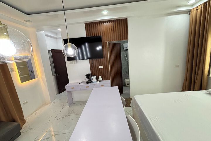 Room 11 of 20