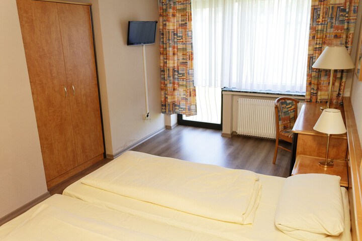 Room 16 of 81