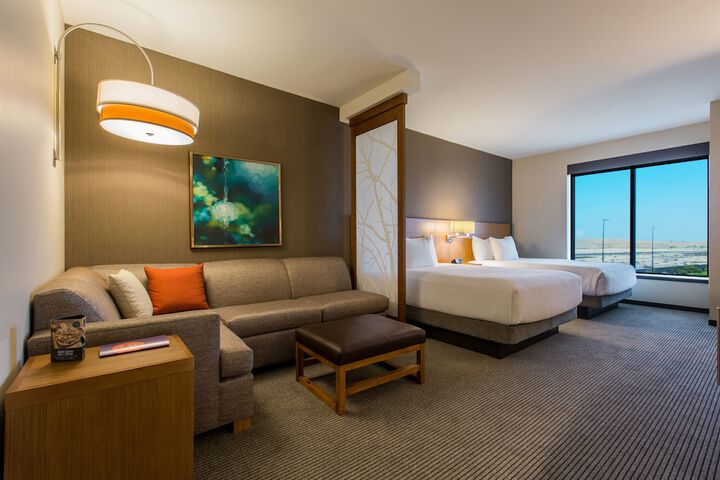 Quadruple Accessible Queen Size Bed (3 of 9)