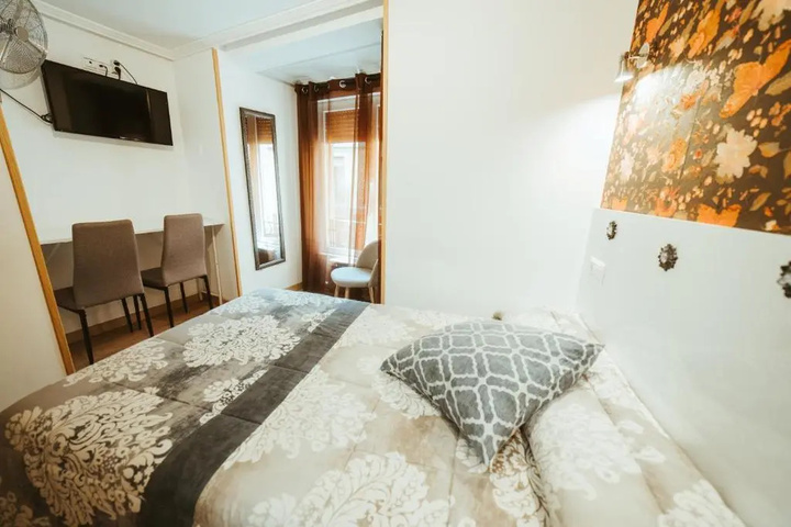 Room 2 of 11