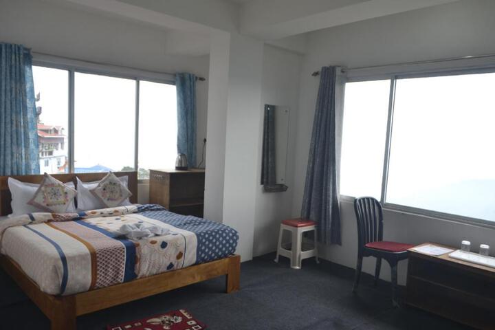 THE BHARAT EXPLORERS - HOTEL SAMJHANA