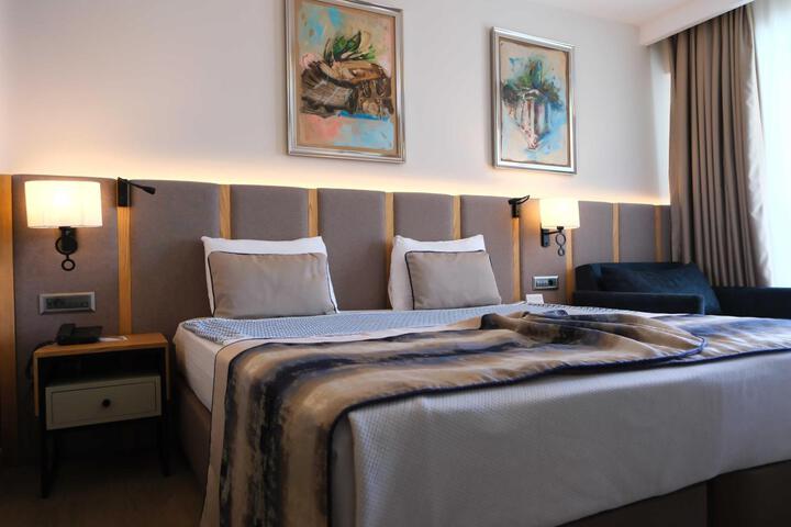 Room 42 of 125