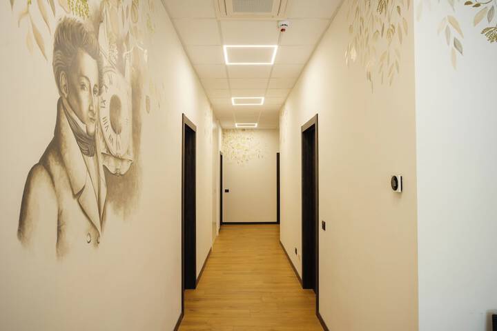 Ballroom/Hall 74 of 79