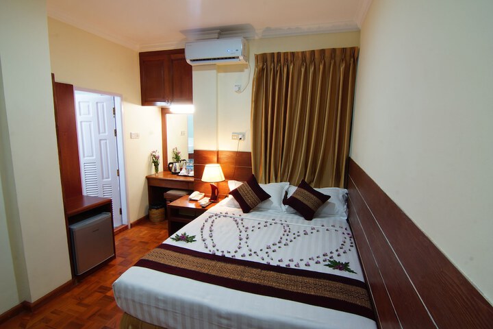 Room 14 of 153