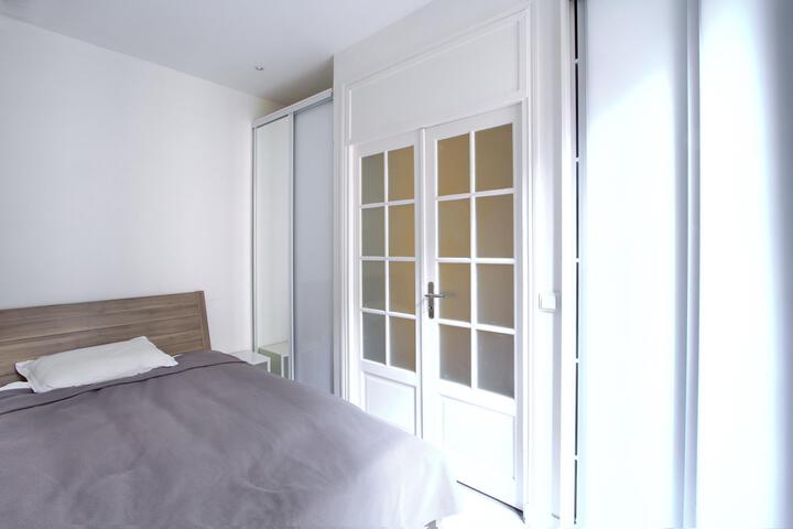 Furnished Suites Near Arc de Triomphe