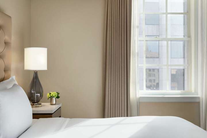Room 19 of 73