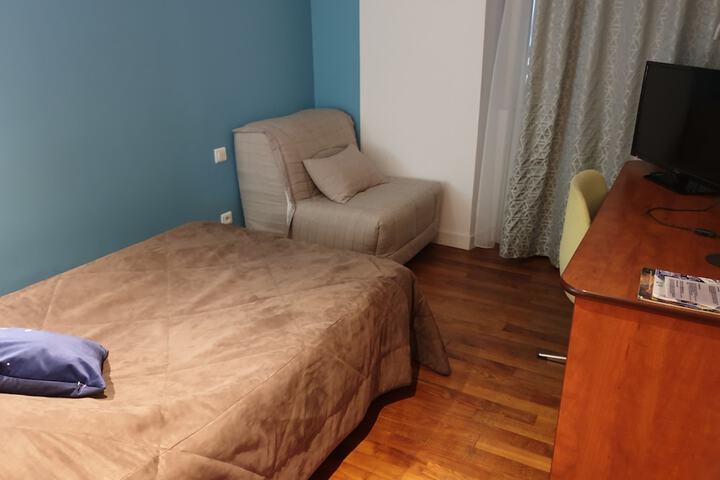 Room 7 of 40