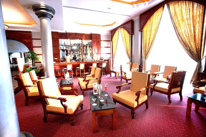 Lounge 67 of 81