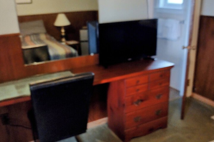 Room 3 of 10