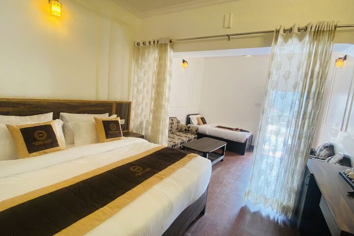 Room 4 of 81
