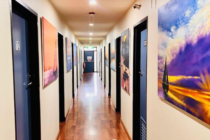 Room 3 of 27