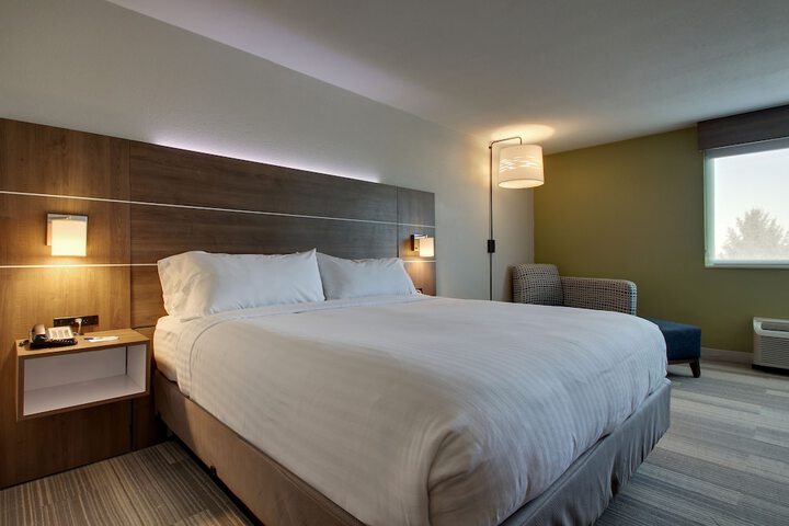 Standard | King Bed (13 of 32)