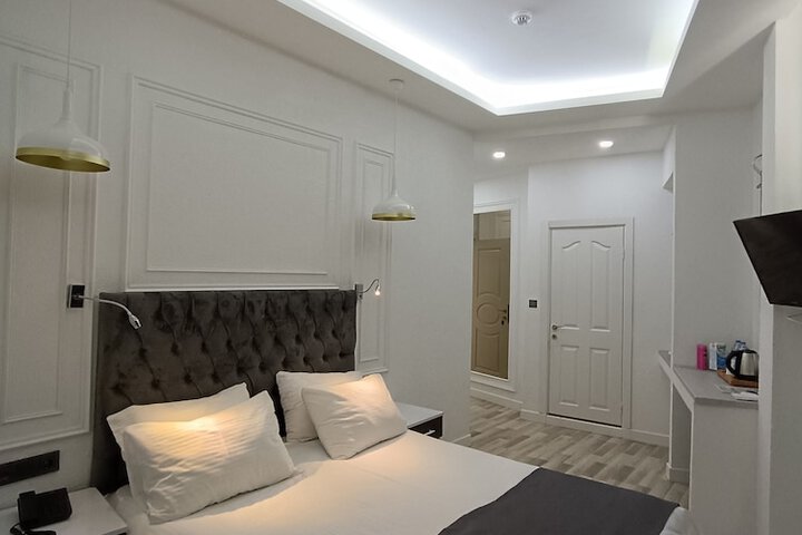 Room 41 of 85