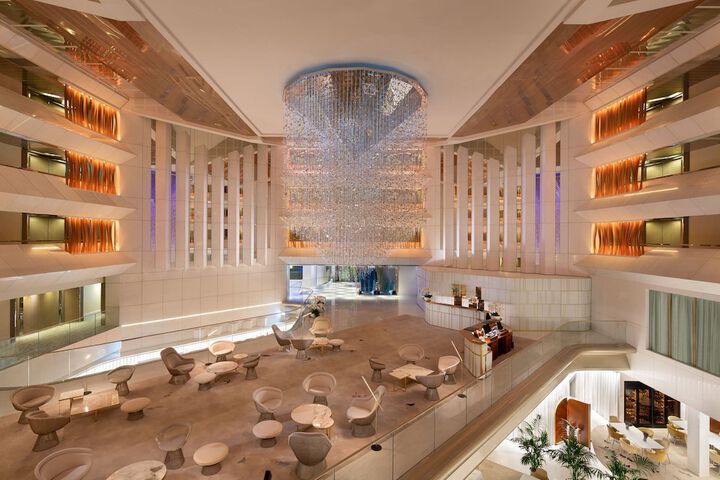 Entrance & Lobby