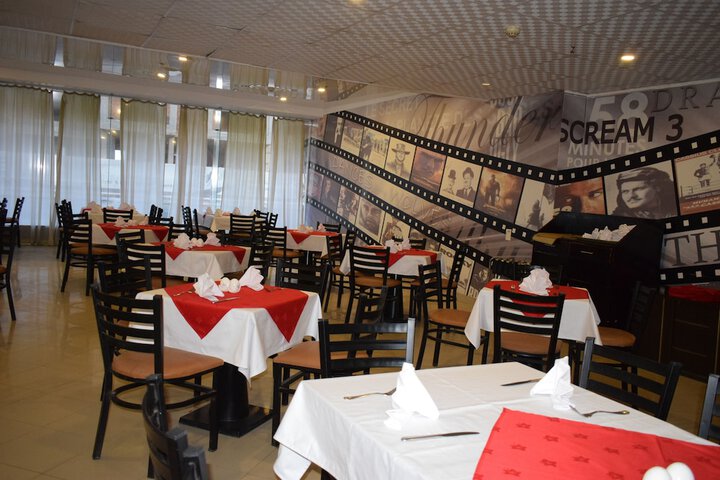 Dining 35 of 60