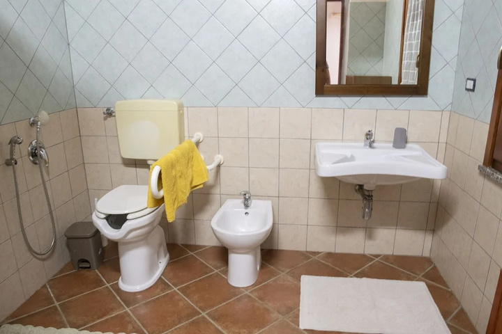 Room 7 of 13