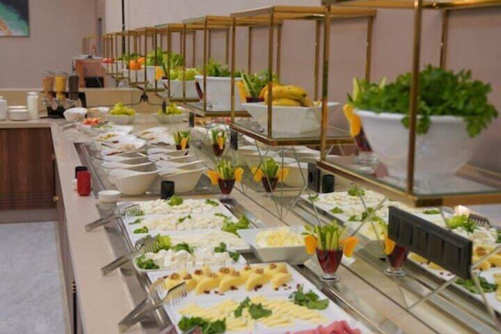 Dining 47 of 76