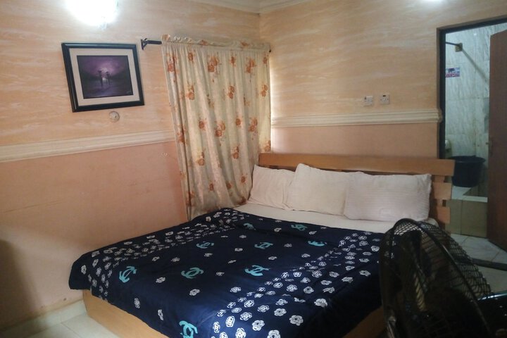 Room 6 of 52