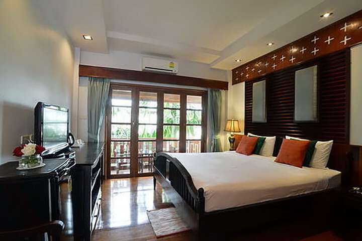 Room 5 of 38