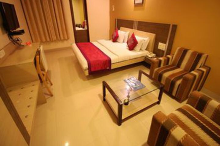 Room 16 of 28