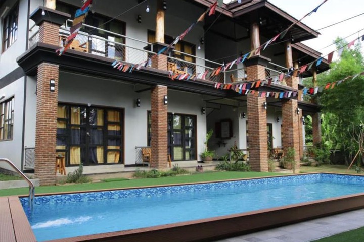 Pools & Facilities