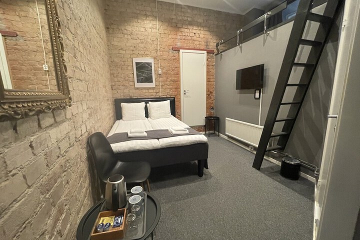 Room 71 of 149