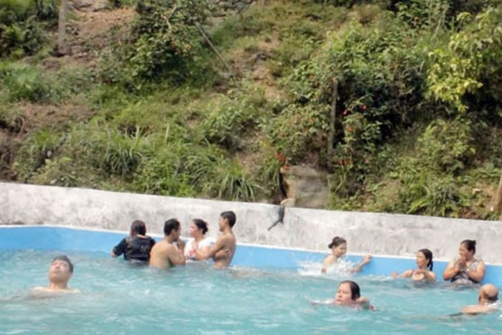 Pool 10 of 20