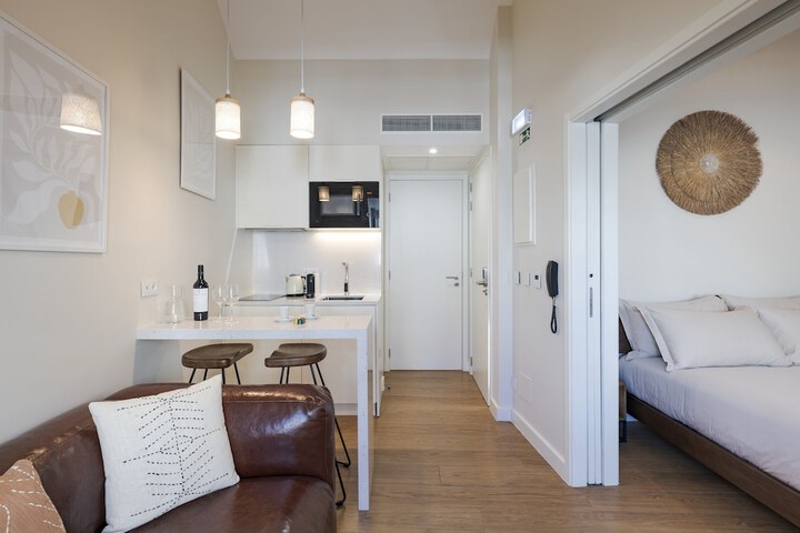 Room 6 of 44