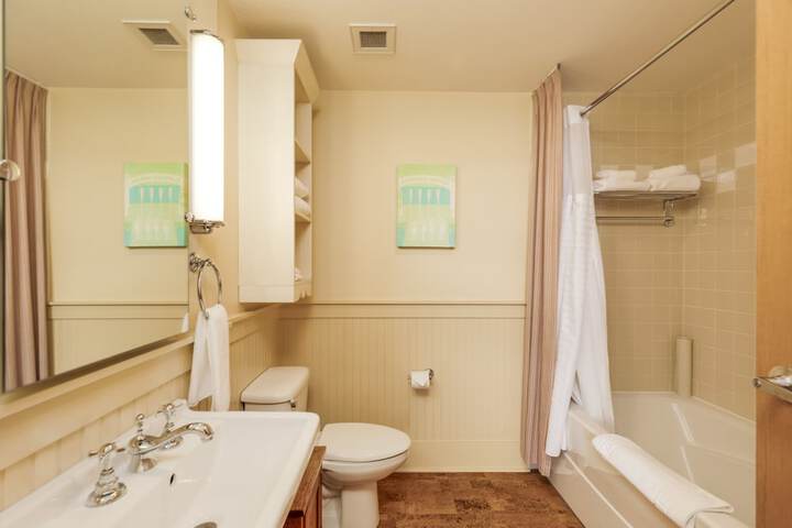 Room 34 of 74