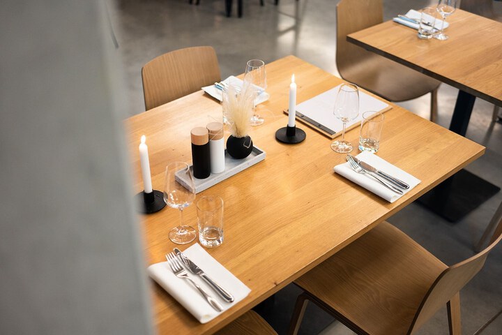 Dining 16 of 37
