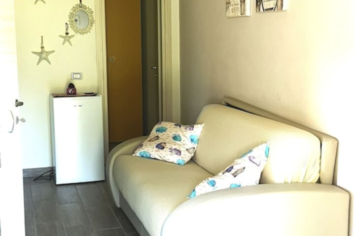 Room 11 of 46