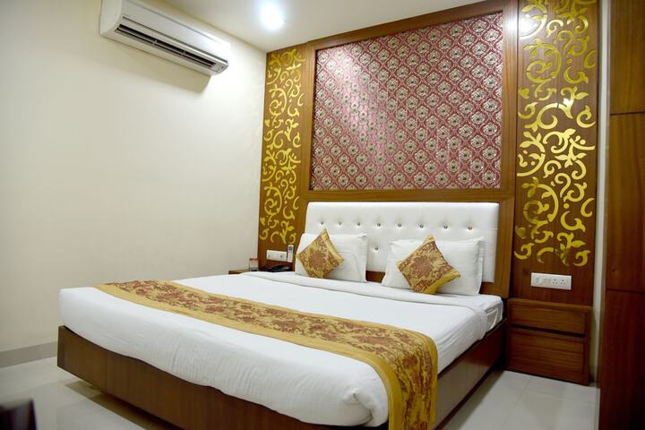 Room 3 of 12