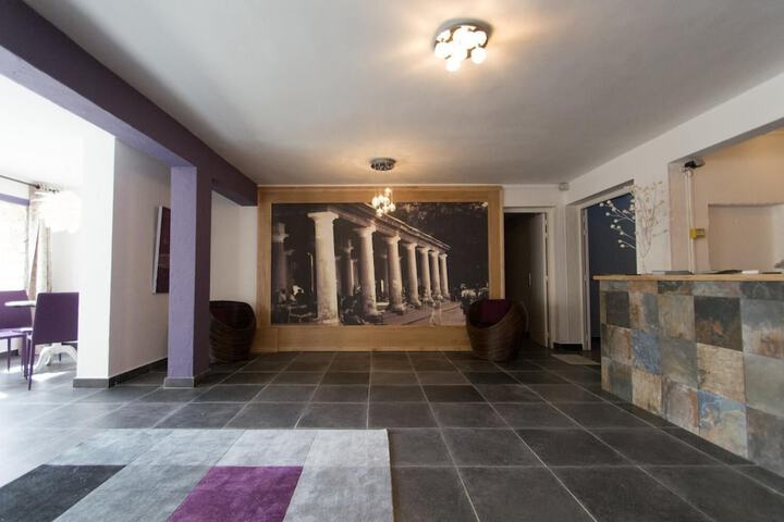 Guest Lobby