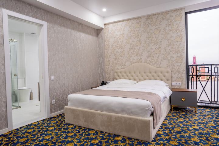 Room 9 of 23